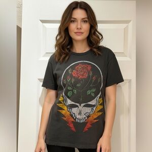 Junk Food Clothing grateful Dead roses, and bolts Black Skull T